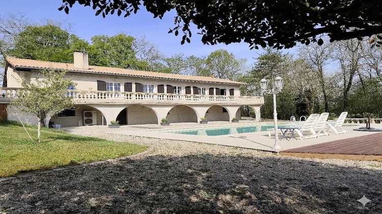 Ma-Cabane - Vente Maison VOEUIL ET GIGET, 208 m²