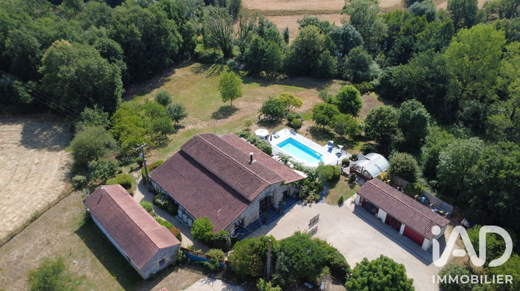 Ma-Cabane - Vente Maison Vouvant, 340 m²