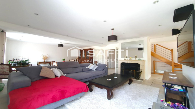 Ma-Cabane - Vente Maison Vulaines-sur-Seine, 263 m²
