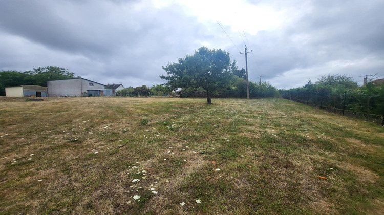 Ma-Cabane - Vente Terrain Ainay-le-Chateau, 2300 m²