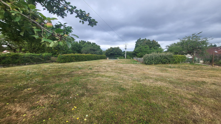 Ma-Cabane - Vente Terrain Ainay-le-Chateau, 2300 m²