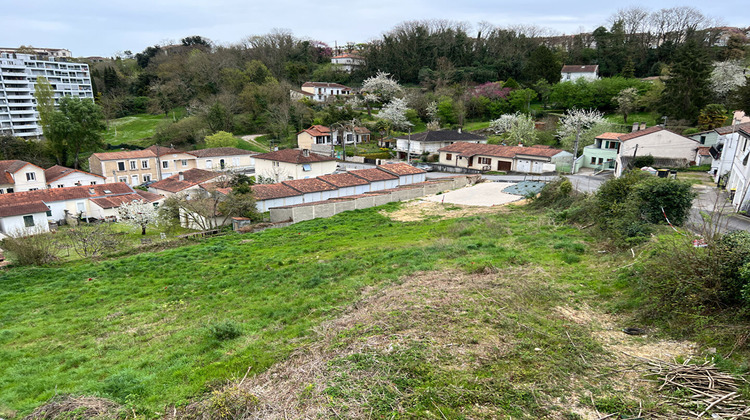 Ma-Cabane - Vente Terrain ANGOULEME, 350 m²
