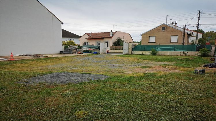 Ma-Cabane - Vente Terrain BELLERIVE SUR ALLIER, 598 m²