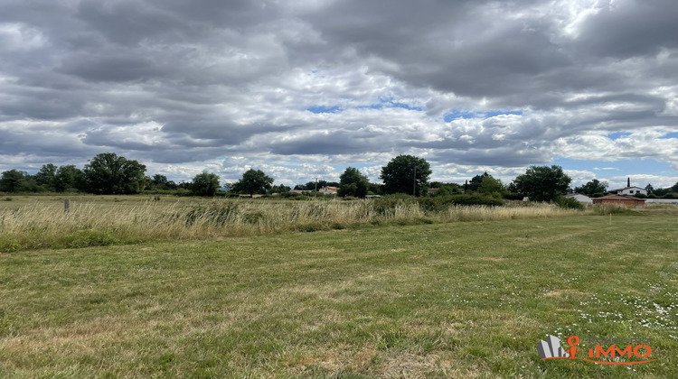 Ma-Cabane - Vente Terrain Chalain-le-Comtal, 462 m²