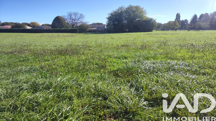 Ma-Cabane - Vente Terrain Champagné-le-Sec, 1562 m²