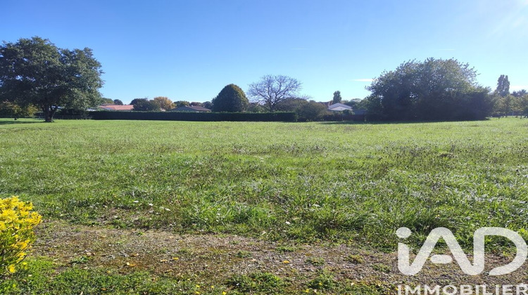 Ma-Cabane - Vente Terrain Champagné-le-Sec, 1531 m²