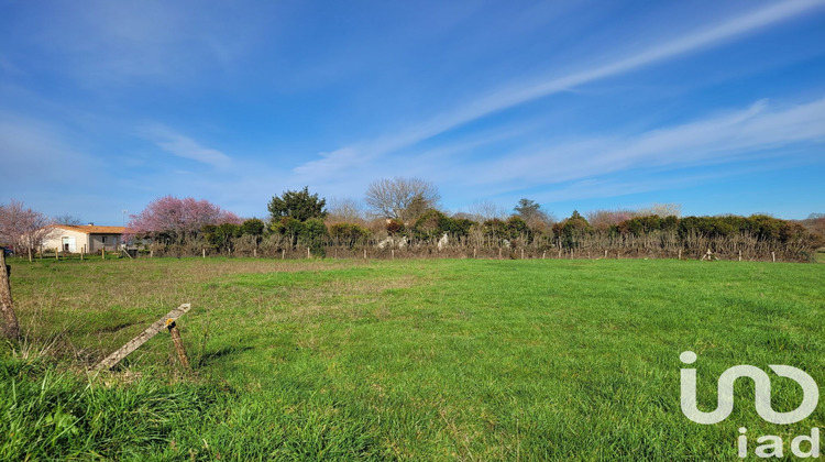 Ma-Cabane - Vente Terrain Champagne Mouton, 4072 m²