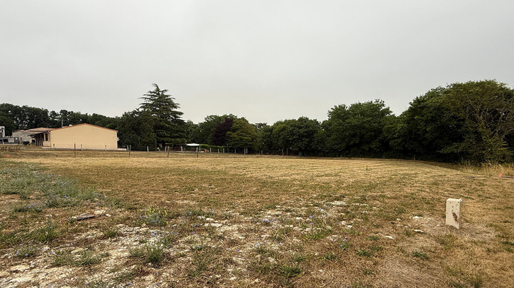 Ma-Cabane - Vente Terrain CHAMPNIERS, 847 m²