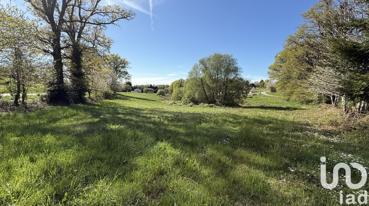 Ma-Cabane - Vente Terrain Chaptelat, 3050 m²