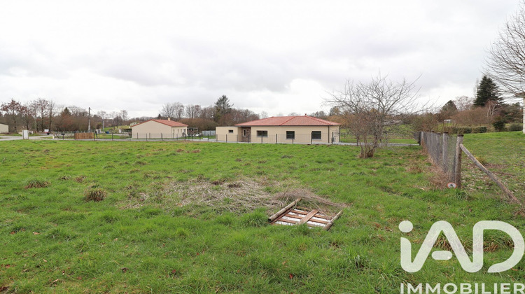 Ma-Cabane - Vente Terrain Chaptelat, 1037 m²