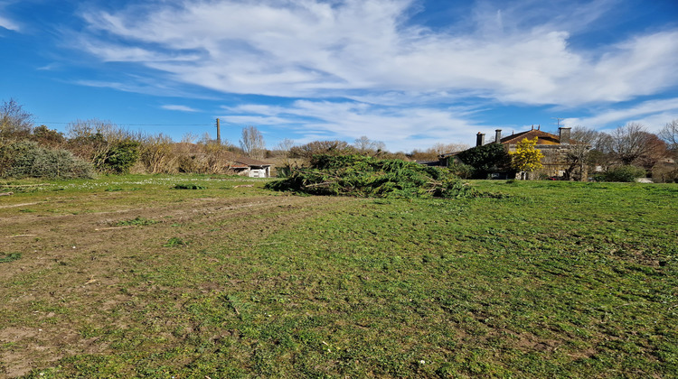Ma-Cabane - Vente Terrain Châteauneuf-sur-Charente, 3350 m²