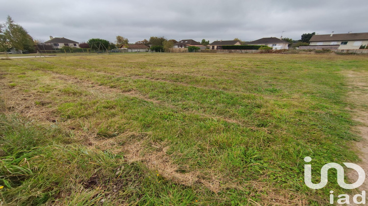 Ma-Cabane - Vente Terrain Civaux, 1347 m²