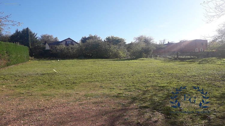 Ma-Cabane - Vente Terrain Commelle-Vernay, 781 m²