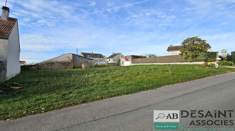 Ma-Cabane - Vente Terrain Crécy-la-Chapelle, 569 m²