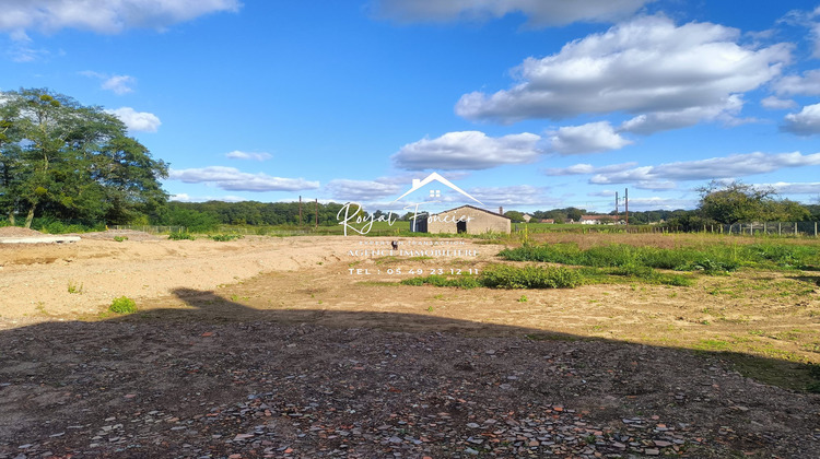 Ma-Cabane - Vente Terrain Dangé-Saint-Romain, 7000 m²