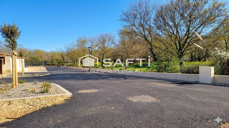 Ma-Cabane - Vente Terrain Eyguieres, 1900 m²