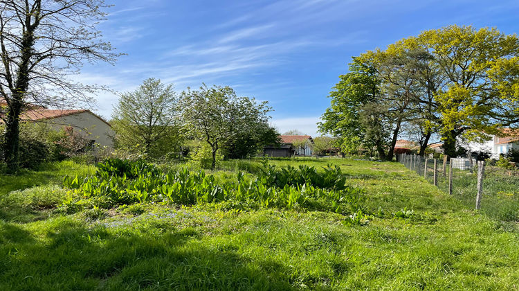 Ma-Cabane - Vente Terrain FONTAINE-LE-COMTE, 1018 m²