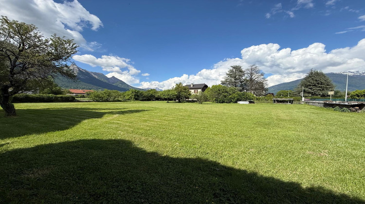 Ma-Cabane - Vente Terrain Gilly-sur-Isère, 2435 m²