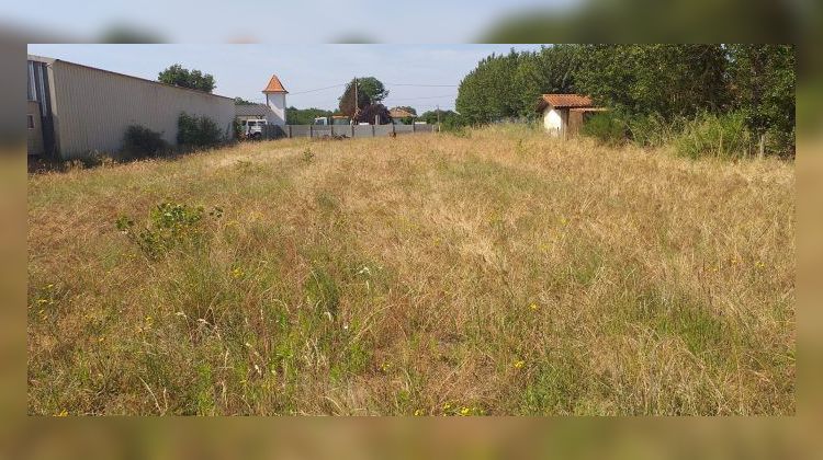 Ma-Cabane - Vente Terrain Jau-Dignac-et-Loirac, 1900 m²