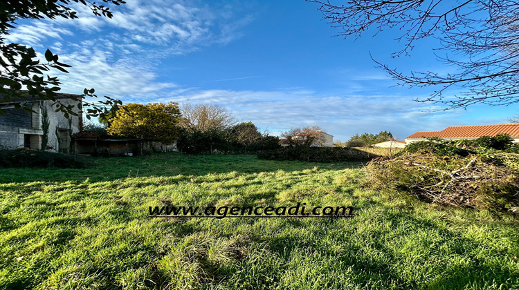 Ma-Cabane - Vente Terrain LA CRECHE, 747 m²