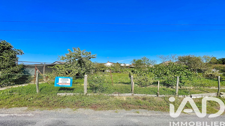Ma-Cabane - Vente Terrain Lathus-Saint-Rémy, 892 m²
