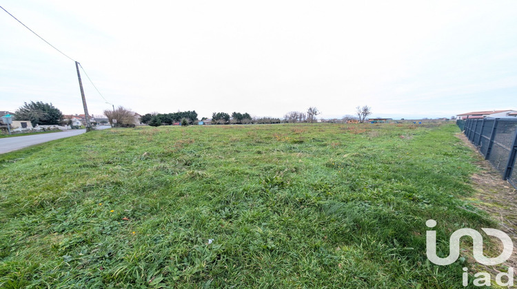 Ma-Cabane - Vente Terrain Leignes-sur-Fontaine, 2393 m²