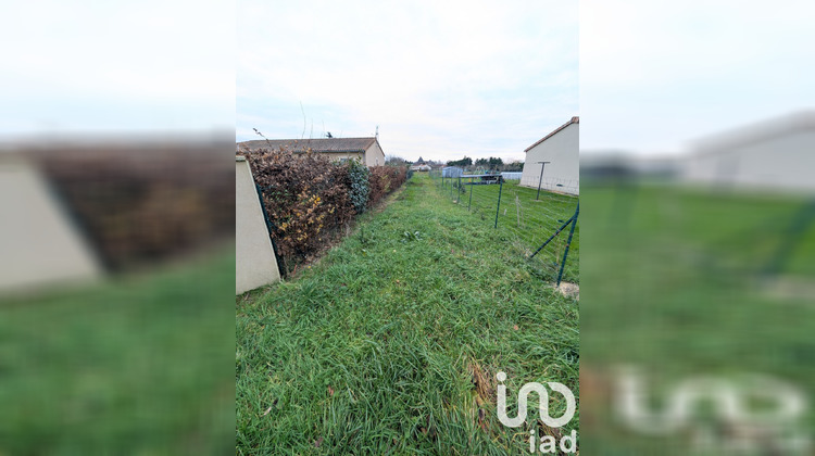 Ma-Cabane - Vente Terrain Leignes-sur-Fontaine, 2393 m²