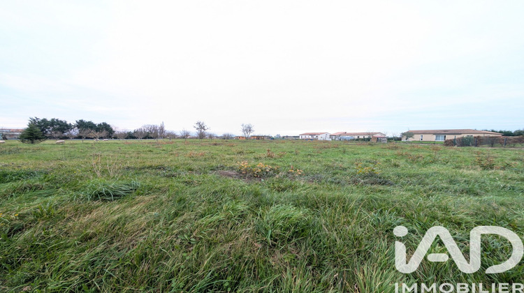 Ma-Cabane - Vente Terrain Leignes-sur-Fontaine, 2393 m²