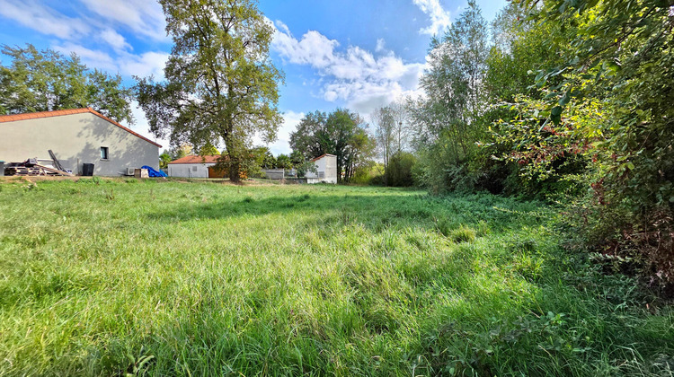 Ma-Cabane - Vente Terrain LEZOUX, 1555 m²