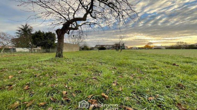 Ma-Cabane - Vente Terrain Liniers, 1589 m²