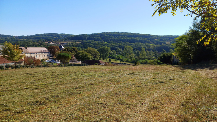 Ma-Cabane - Vente Terrain LISSAC-ET-MOURET, 1961 m²