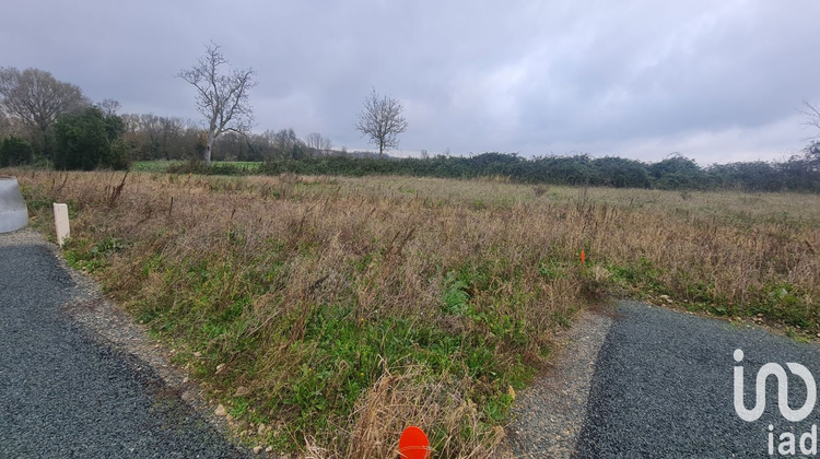 Ma-Cabane - Vente Terrain Loire-les-Marais, 663 m²