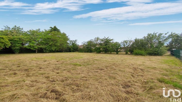 Ma-Cabane - Vente Terrain Lussac-les-Châteaux, 1650 m²