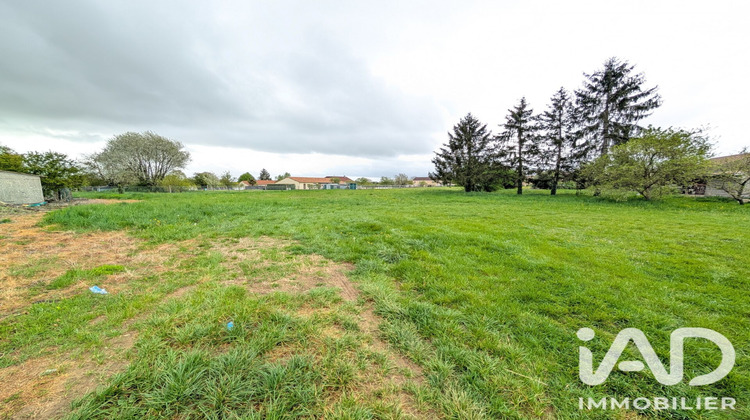 Ma-Cabane - Vente Terrain Lussac-les-Châteaux, 4024 m²