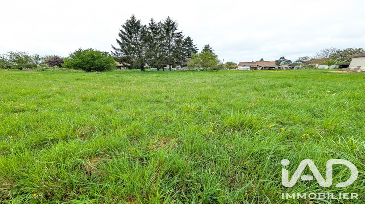 Ma-Cabane - Vente Terrain Lussac-les-Châteaux, 4024 m²