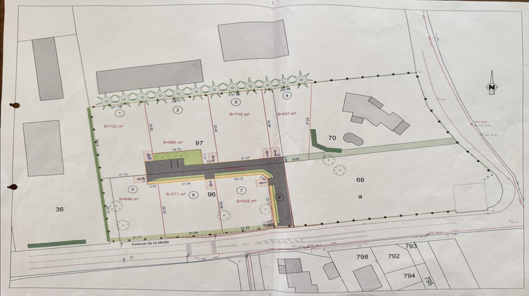 Ma-Cabane - Vente Terrain Malintrat, 685 m²