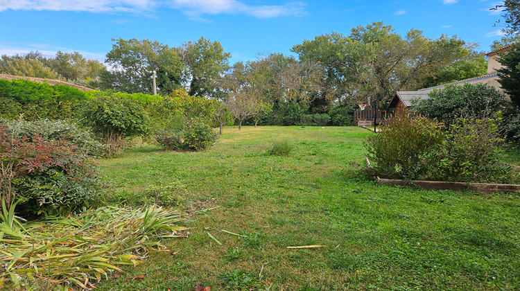 Ma-Cabane - Vente Terrain MONTFAUCON, 755 m²