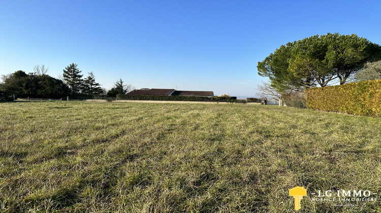 Ma-Cabane - Vente Terrain Mortagne-sur-Gironde, 2430 m²