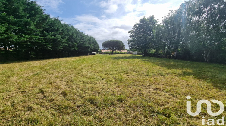 Ma-Cabane - Vente Terrain Moutiers-sur-le-Lay, 2480 m²