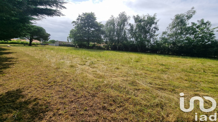 Ma-Cabane - Vente Terrain Moutiers-sur-le-Lay, 2480 m²