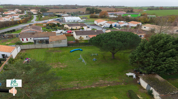 Ma-Cabane - Vente Terrain Moutiers-sur-le-Lay, 2480 m²