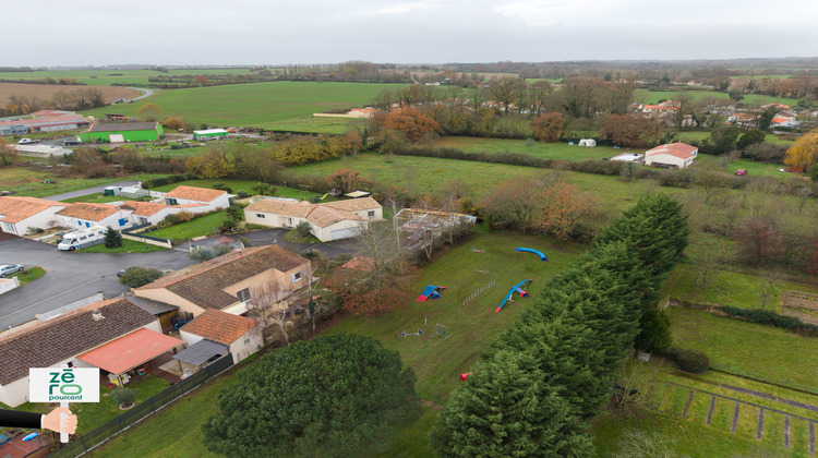 Ma-Cabane - Vente Terrain Moutiers-sur-le-Lay, 2480 m²