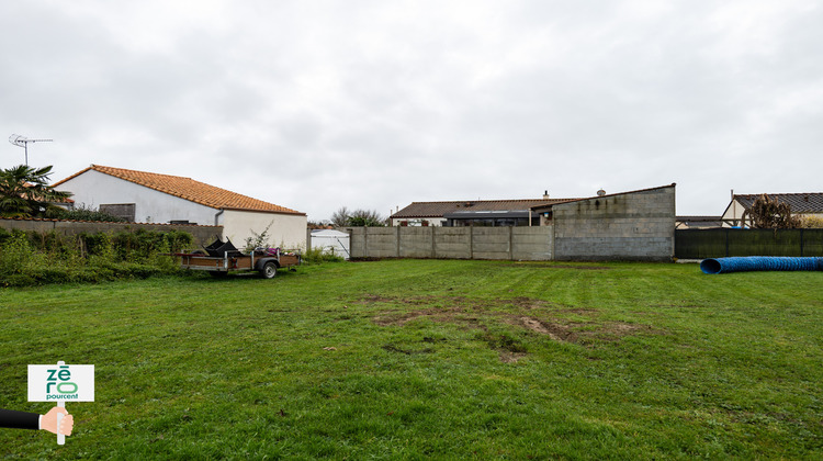 Ma-Cabane - Vente Terrain Moutiers-sur-le-Lay, 2480 m²