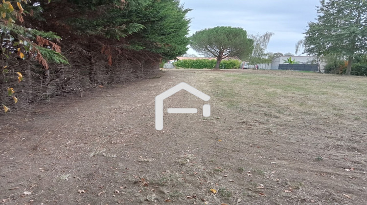 Ma-Cabane - Vente Terrain MOUTIERS-SUR-LE-LAY, 2480 m²