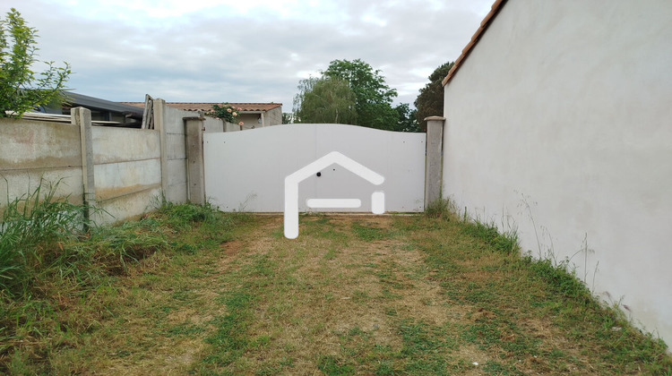 Ma-Cabane - Vente Terrain MOUTIERS-SUR-LE-LAY, 2480 m²