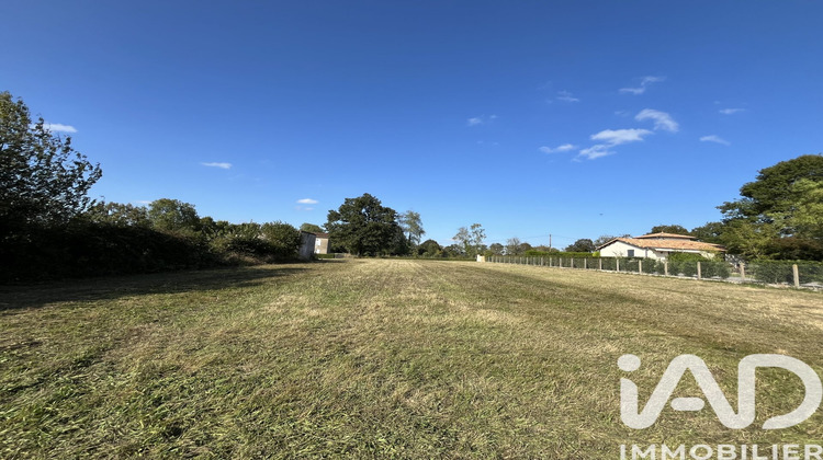 Ma-Cabane - Vente Terrain Nieuil, 2241 m²