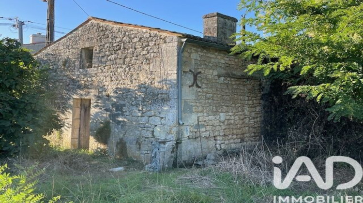 Ma-Cabane - Vente Terrain Nieul-Lès-Saintes, 750 m²
