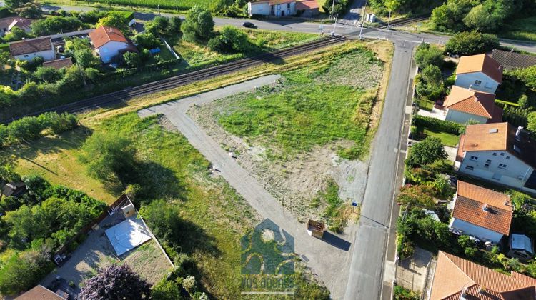 Ma-Cabane - Vente Terrain Pessat-Villeneuve, 558 m²