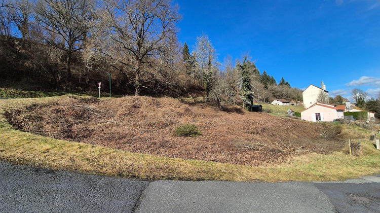 Ma-Cabane - Vente Terrain Pontaumur, 755 m²