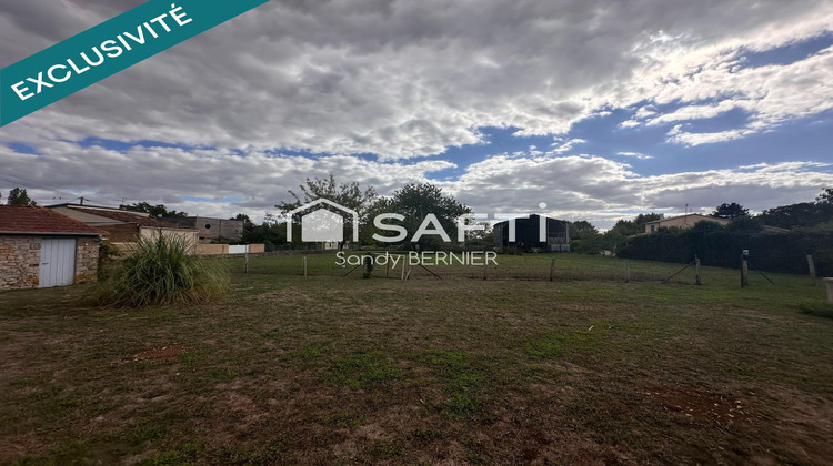 Ma-Cabane - Vente Terrain Roches-Premarie-Andille, 1300 m²
